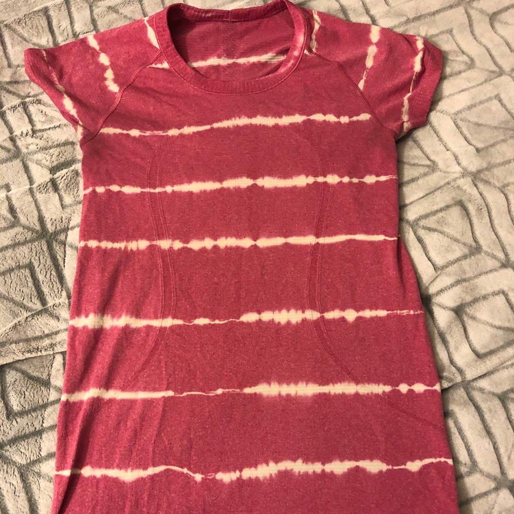 Lululemon size 6 shirt